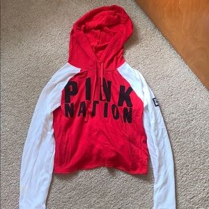 🐾 3/25 Victoria secret pink cropped hoodie